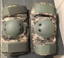 Load image into Gallery viewer, 1 Pair of Like New ACU Pattern Combat Elbow Pads or Child&#39;s Knee Pads~Size Medium
