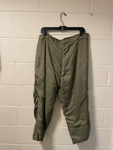 Load image into Gallery viewer, REAR OF LARGE PANTS
