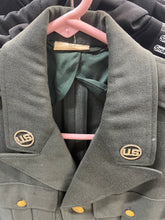 Load image into Gallery viewer, CLOSE UP OF JACKET COLLAR PINS
