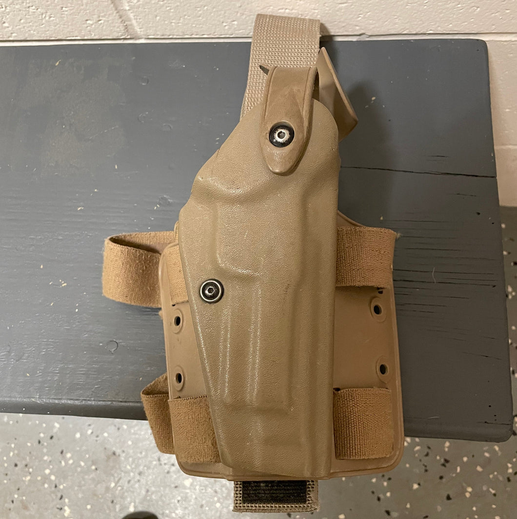FRONT SIDE OF DROP LEG HOLSTER