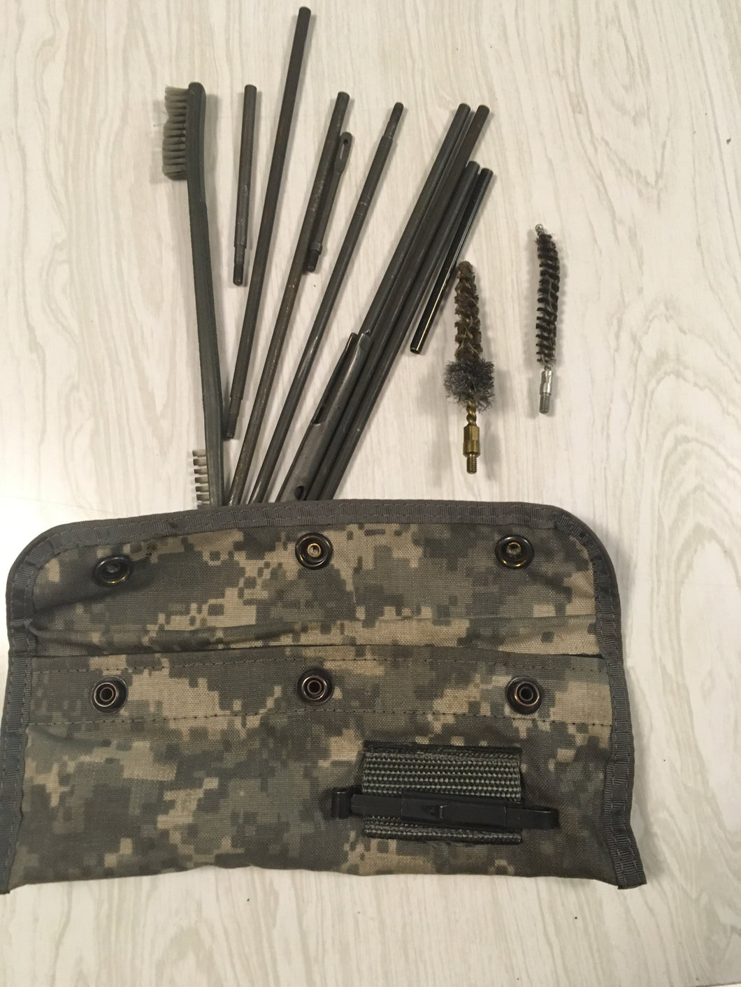 Acu Pattern M16 Rifle Cleaning Kit With Alice Clip/Nice Kit/Lots of Parts