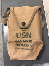 Load image into Gallery viewer, Unissued USN ND Mark 5 Gas Mask~Without Filters
