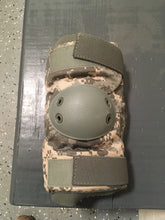 Load image into Gallery viewer, 1 Pair of Like New ACU Pattern Combat Elbow Pads or Child&#39;s Knee Pads~Size Medium
