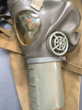 Load image into Gallery viewer, WW 2 US MILITARY NONCOMBATANT GAS MASK W/ POUCH M1A2-1-1 SIZE MEDIUM ADULT
