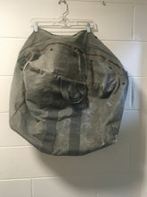 Load image into Gallery viewer, 1975 VIETNAM ERA FLIGHT BAG PART NO. 11-1-302 US ~ Used Issued Condition

