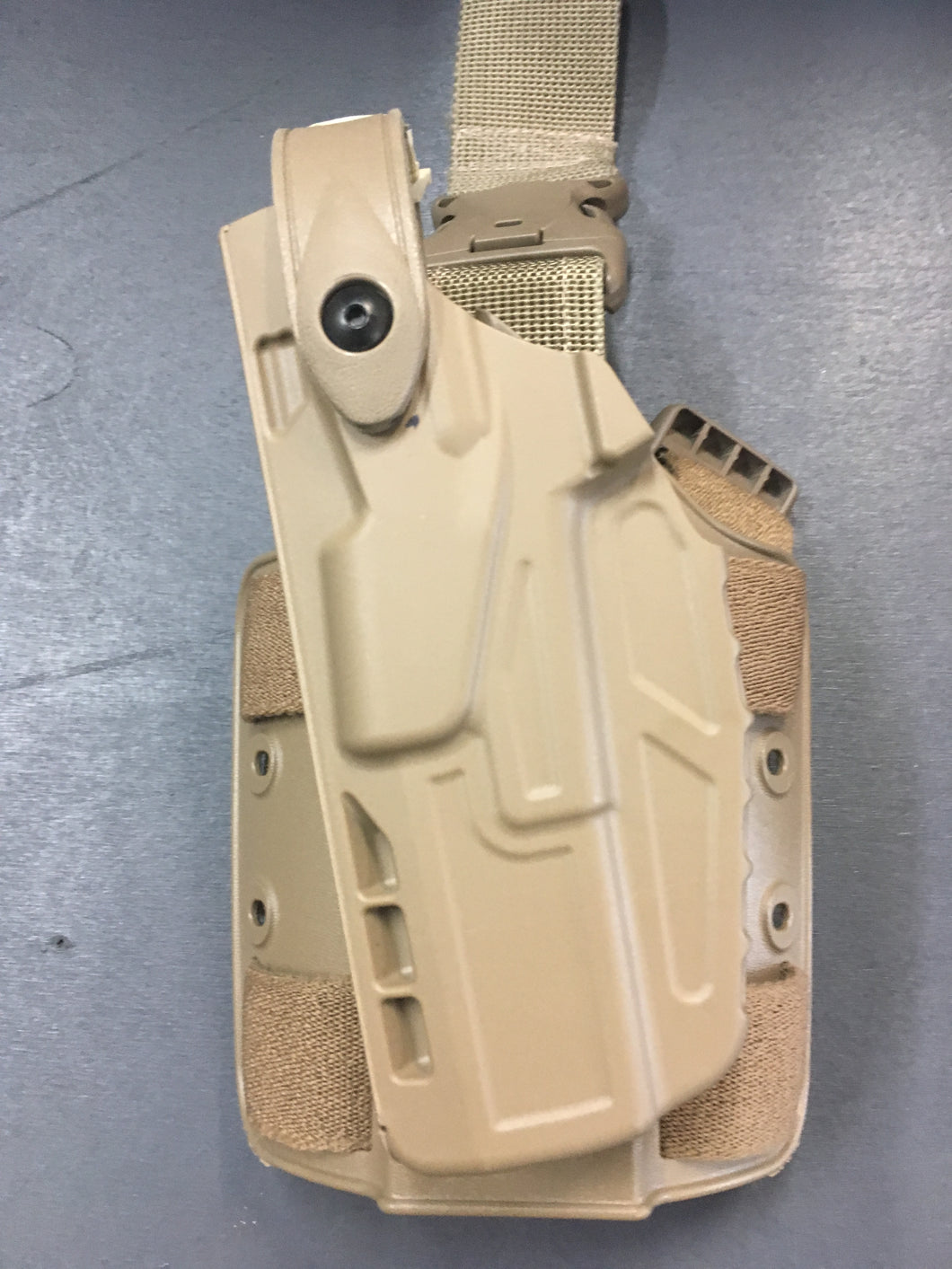 Coyote Brown Used Military Surplus Safariland Field  Holster with Drop Leg Attachment for Glock 17 or 19/LEFT HAND