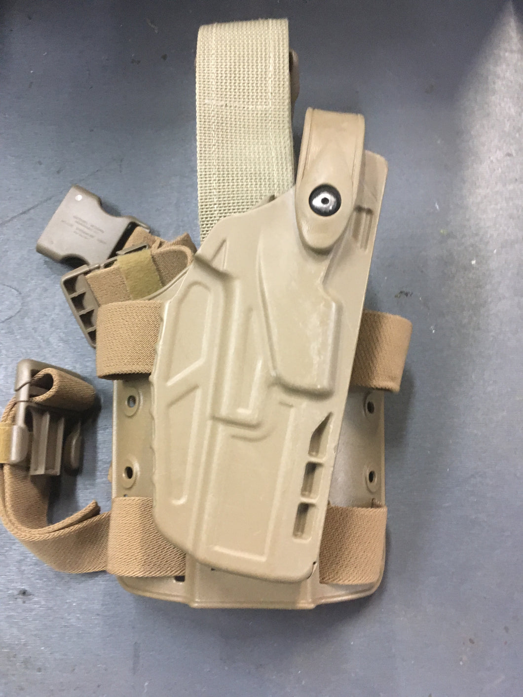 coyote brown holster from holster view