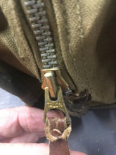 Load image into Gallery viewer, pouch talon zipper pull close up
