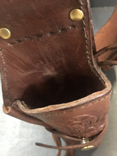 Load image into Gallery viewer, INSIDE VIEW OF HOLSTER SHOWING SLIGHT SCUFFING
