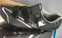 Load image into Gallery viewer, Side view of the left shoe

